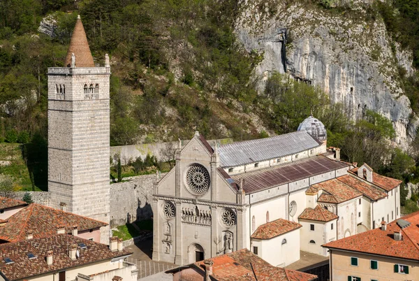 Θόλος Santa Maria Assunta σε Gemona — Φωτογραφία Αρχείου