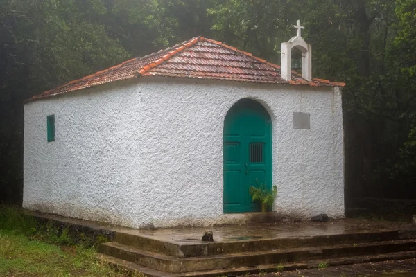 Iglesia en la selva tropical — Foto de Stock