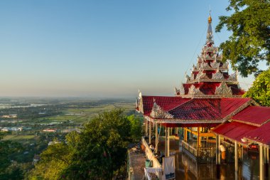 Su Taung Pyai Pagoda görünümünden