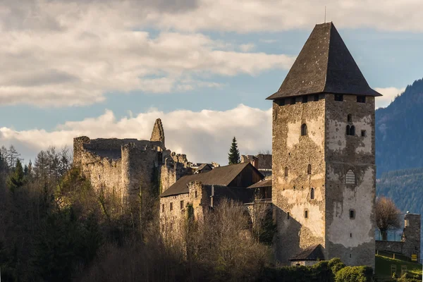 Wieże Burg Petersberg — Zdjęcie stockowe