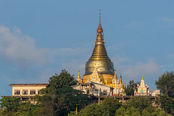 Sagaing templos en la mañana — Foto de Stock