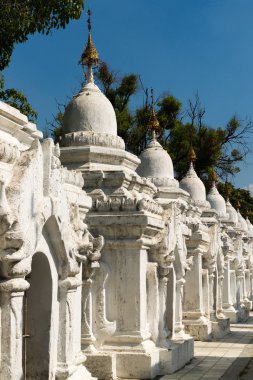 Mandalay Kuthodaw Pagoda stupas