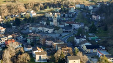 Piacenza eyaletinde yer alan büyüleyici İtalyan köyü Morfasso 'yu keşfedin. Mimarisi ve manzarası gözler önüne seriliyor.