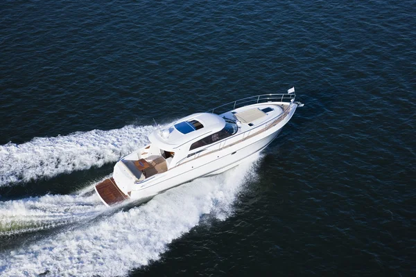 Aerial shot of a luxurious yacht — Φωτογραφία Αρχείου