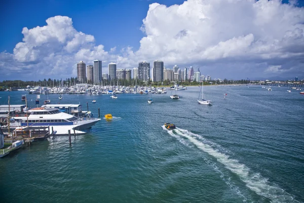 Big marina in front of the city — Stock Photo, Image