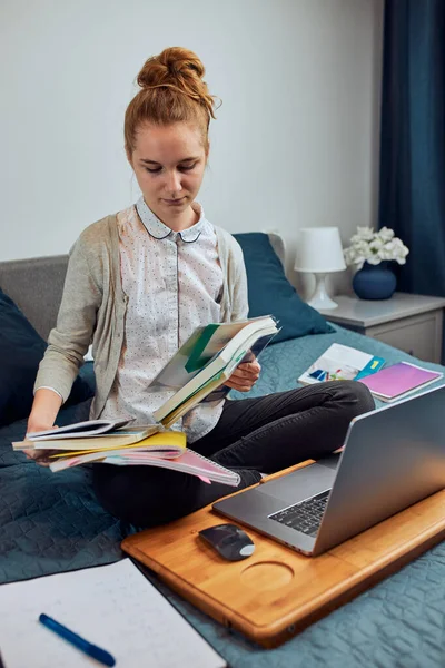 Young Woman Student Having Classes Learning Online Watching Lesson Remotely — Stock Photo, Image