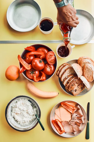 Desayuno Preparado Durante Las Vacaciones Verano Camping Pan Requesón Carne — Foto de Stock