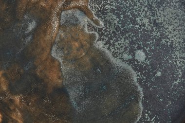 Doğal seramik yüzey arka planı. Soyut kalıplar. Doğal malzeme. Toprak dokusu. Seramik tasarım. Doğa detayları. Soyut doğal arkaplan