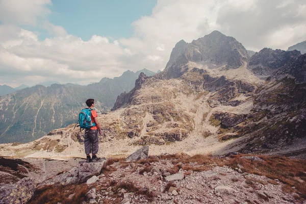 Wanderung in den Bergen — Stockfoto