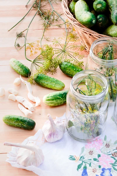 Ingredientes para pepinos en vinagre —  Fotos de Stock