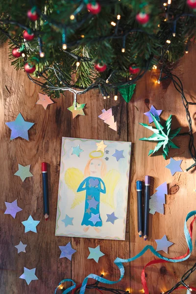 Elle çizilmiş Noel kartı ve dekorasyon