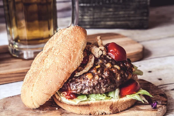 Craft Beer With Hamburger — Stock Photo, Image