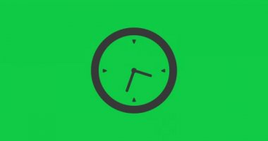 Saat okları hızlı ilerliyor. Kronometre simgesi animasyonu. Yeşil kroma anahtarı. Yüksek hızda 24 saat. Zaman videosu