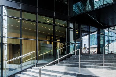 Modern finansal ofis binası