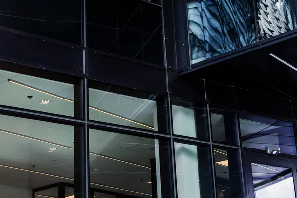 Modern financial office building — Stock Photo, Image