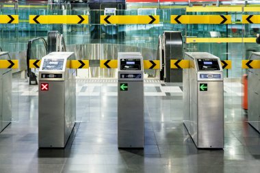 Modern kapaklı yeraltı metro istasyonu
