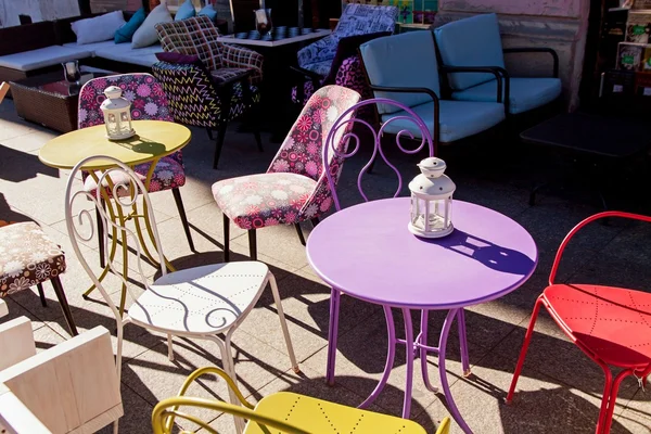 Straat stad café restaurant met een tafel en stoel — Stockfoto