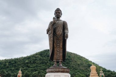 Wat Thipsukhontharam Kanchanaburi, Tayland 'da Buda Heykelleri