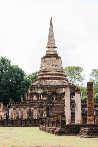 Ιστορικά Ερείπια Ναού Στο Sukhotai Ταϊλάνδη — Φωτογραφία Αρχείου