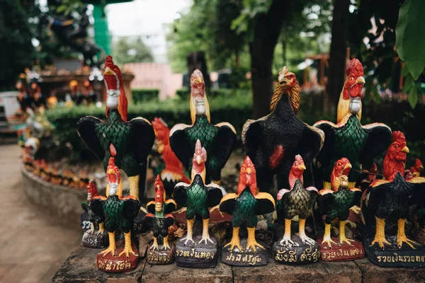 Chiang Mai Thailand Juni 2020 Hahnenstatuen Der Mauer Des Wat — Stockfoto