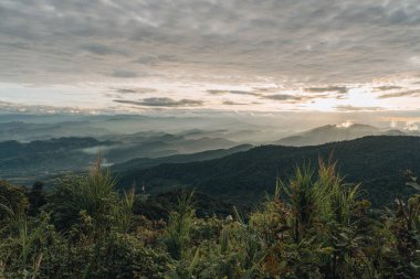 Doi Pui Bakış Açısı Doi Suthep-Pui Ulusal Parkı 'nda gün batımı Kuzey Tayland Chiang Mai.