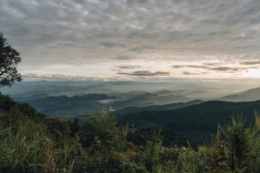 Doi Pui Bakış Açısı Doi Suthep-Pui Ulusal Parkı 'nda gün batımı Kuzey Tayland Chiang Mai.