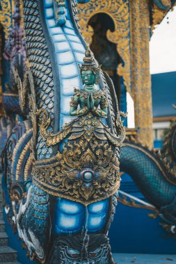 Mavi Tapınak veya Wat Rong Suea Kuzey Tayland 'da Chiang Rai' de 10.