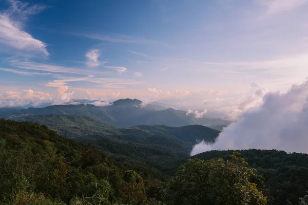 Pemandangan Pemandangan Matahari Terbenam Titik Tertinggi Thailand Doi Ithanon — Stok Foto