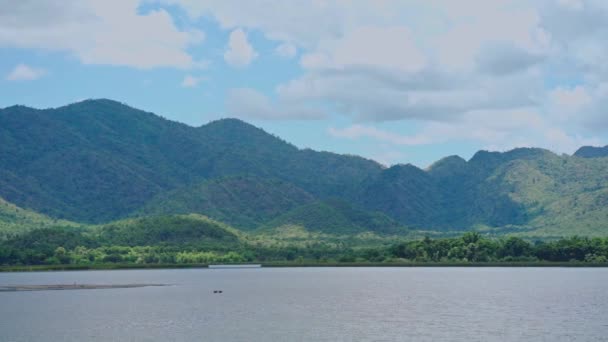 Paisagem Tha Thung Lago Província Kanchanaburi Tailândia Tiro Portátil — Vídeo de Stock