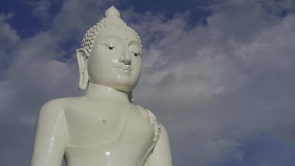 Buda Blanca Pai Tailandia Vista Desde Abajo Disparo Mano — Vídeo de stock