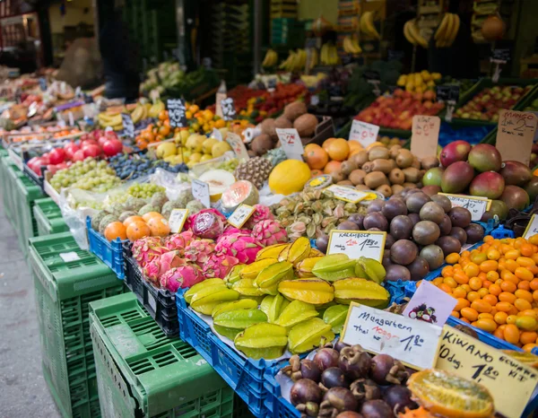 Местный овощной рынок — стоковое фото