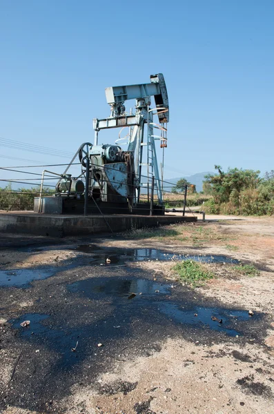 Pompa jack ham petrol kirlenme ile — Stok fotoğraf