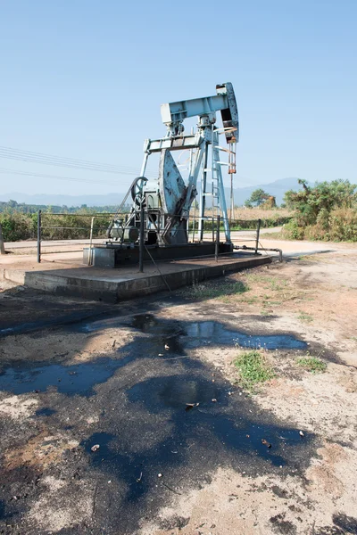 Jack pompa con contaminazione da petrolio greggio — Foto Stock