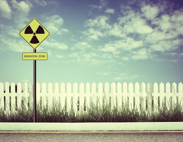 放射能警告シンボル — ストック写真