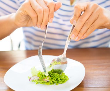 taze salata yemek kadın