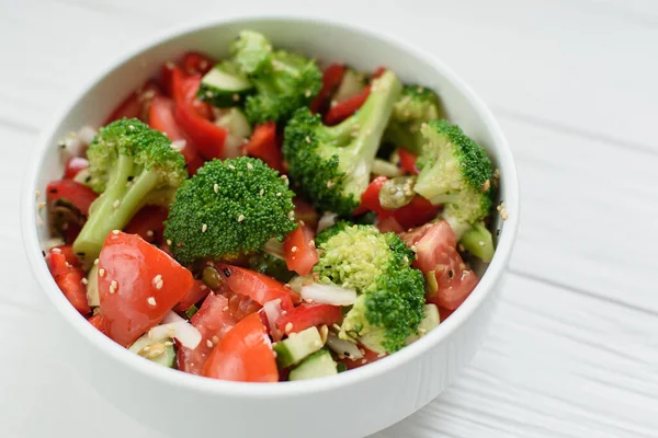 Gemüsesalat Salatschüssel Mit Frischem Gemüse Und Gemüse Gurken Tomaten Paprika — Stockfoto