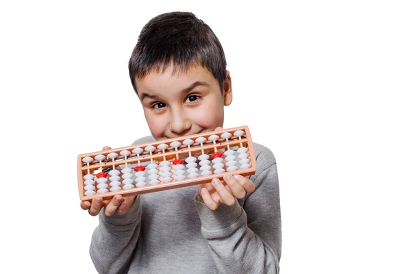 Kind Jongen Met Japanse Traditionele Abacus Soroban Geïsoleerd Witte Achtergrond — Stockfoto