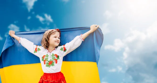 Día Bandera Independencia Ucrania Día Constitución Niña Ucraniana Camisa Bordada — Foto de Stock