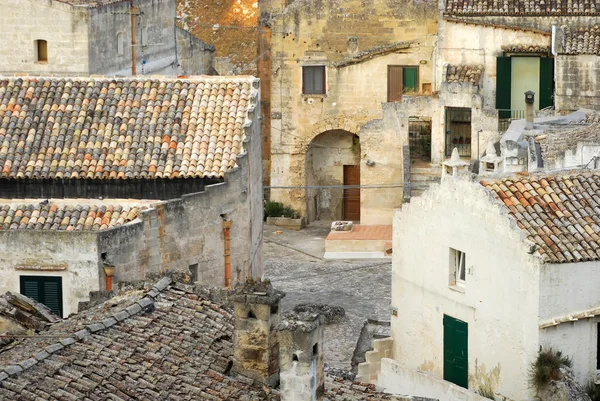 Blick auf ein kleines Dorf der Stadt Matera in der Basilikata — Stockfoto