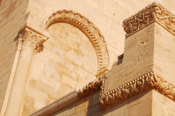 Részletességgel a Trani templom - Apulia - Olaszország — Stock Fotó