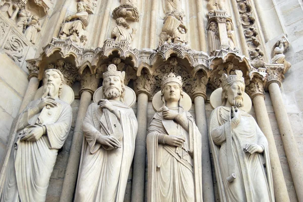 Dettaglio della chiesa di Notre Dame a Parigi - Francia — Foto Stock