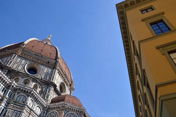 Spojrzenie na katedrę we Florencji – Toskania-Włochy — Zdjęcie stockowe