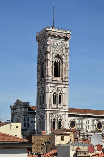 Panorámás kilátás nyílik a székesegyház Firenze-Tuscany-Olaszország — Stock Fotó