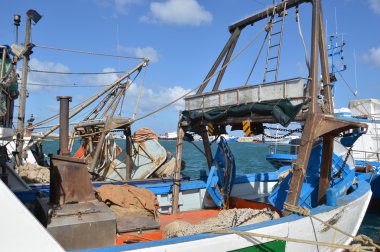 Balıkçı tekneleri, Sicilya - İtalya 39 Trapani bağlantı noktası