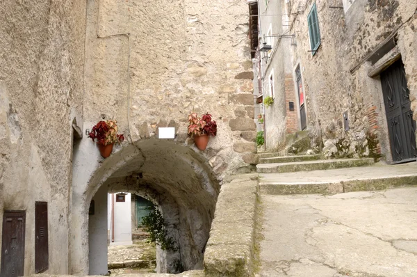 Ein blick auf die gassen des dorfes artena lazio - italien — Stockfoto