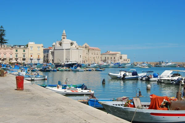 Barcos amarrados en el puerto de Trani - Apulia - Italia — Foto de Stock