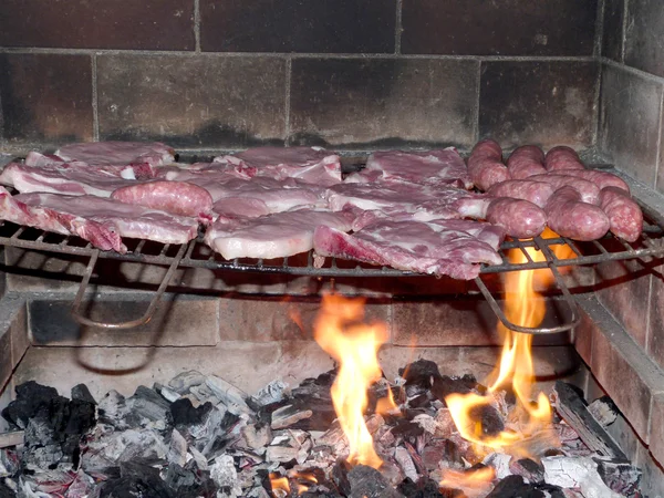 Güzel Barbekü Izgara Hazırlanması — Stok fotoğraf