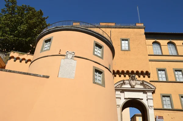 Det apostoliske palass for Castel Gandolfo, pavens feriehjem – stockfoto