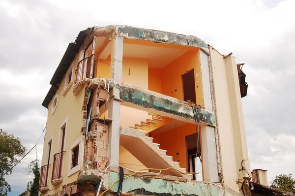 La devastación causada por el terremoto — Foto de Stock