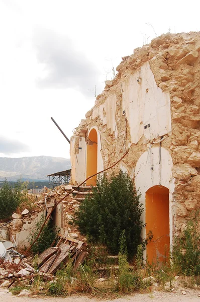 Разрушения, вызванные землетрясением — стоковое фото